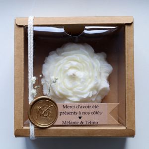 Bougie pivoine tulle